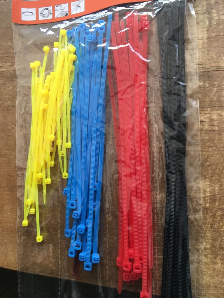 COLOURED TIES